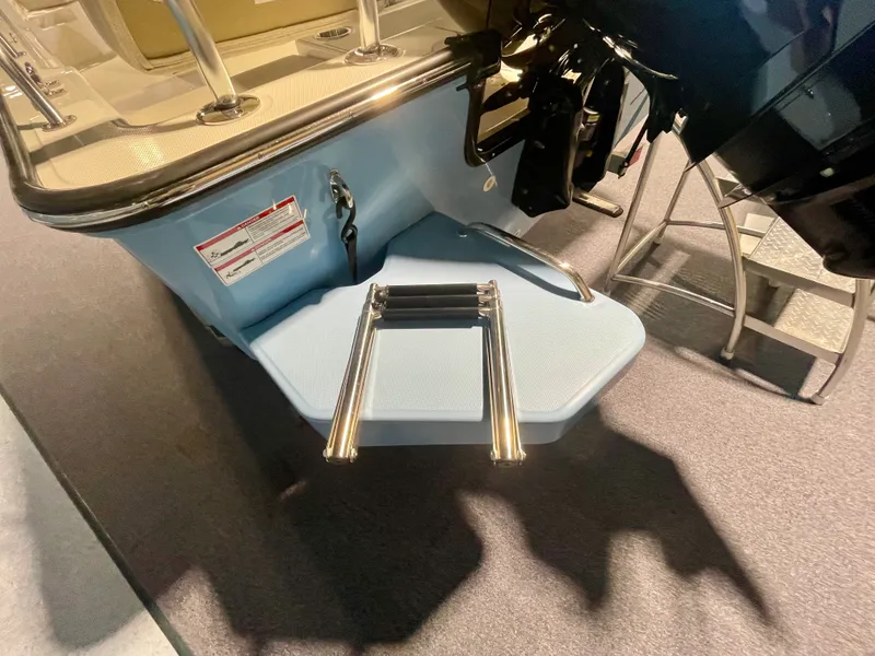 Slide: The Image of Boston Whaler 190 Montauk 2026 - 2