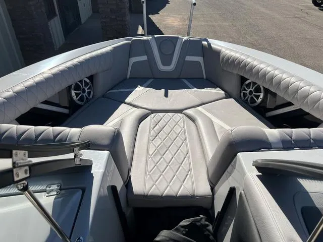 Slide: The Image of Tigé 25ZX 2021 - 7