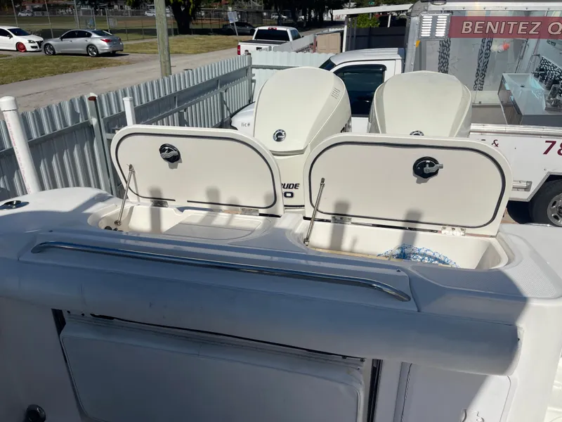 Slide: The Image of Wellcraft 310 CC 2006 - 58