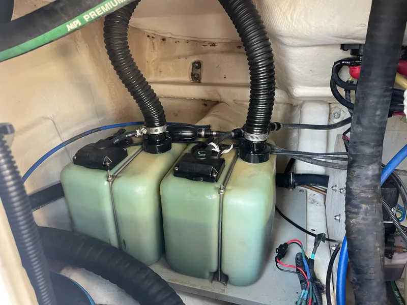 Slide: The Image of Wellcraft 310 CC 2006 - 70