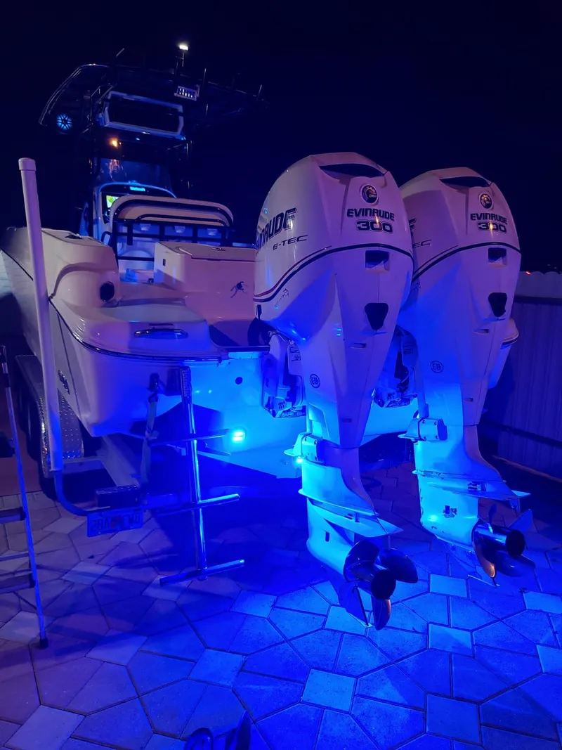 Slide: The Image of Wellcraft 310 CC 2006 - 71