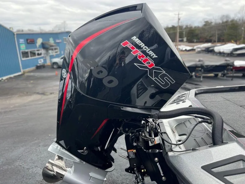 Slide: The Image of 2023 Ranger Z518 boat with Mercury Pro XS 200 outboard motor. - 3