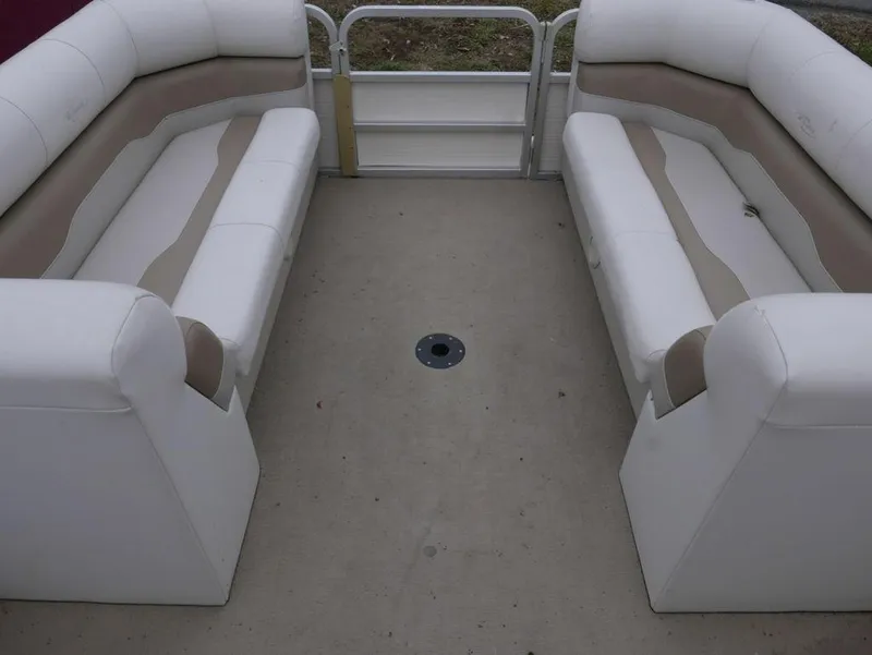 Slide: The Image of Interior seating of a 2003 Sylvan 822 Mirage Cruise pontoon boat. - 4