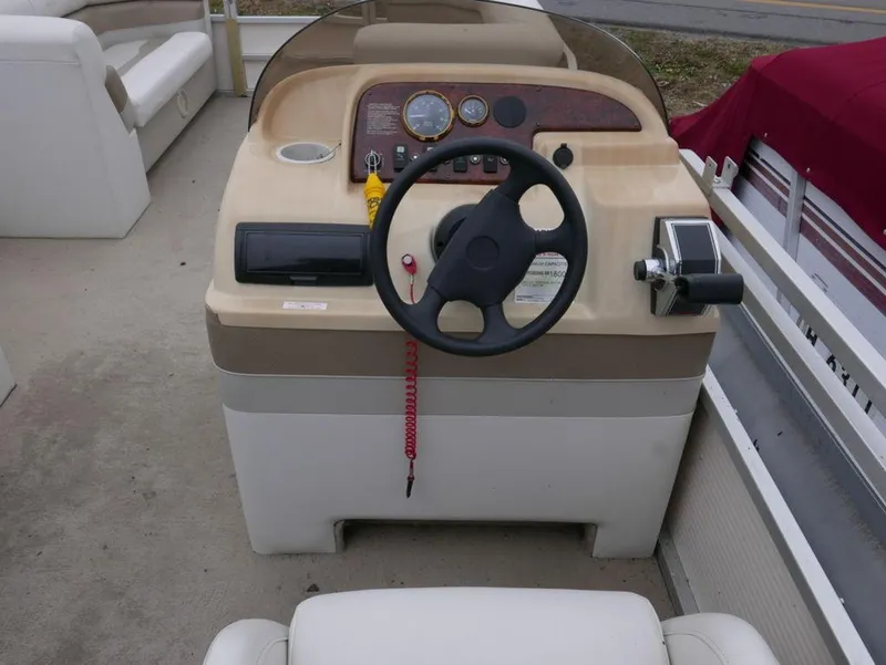 Slide: The Image of Steering console of a 2003 Sylvan 822 Mirage Cruise pontoon boat. - 8