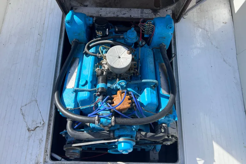 Slide: The Image of 1972 Chris-Craft Lancer 23 engine, blue, detailed view. - 18