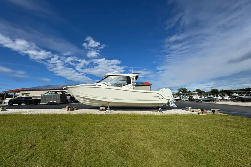 The Image of Boston Whaler 325 Conquest 2026 - 0