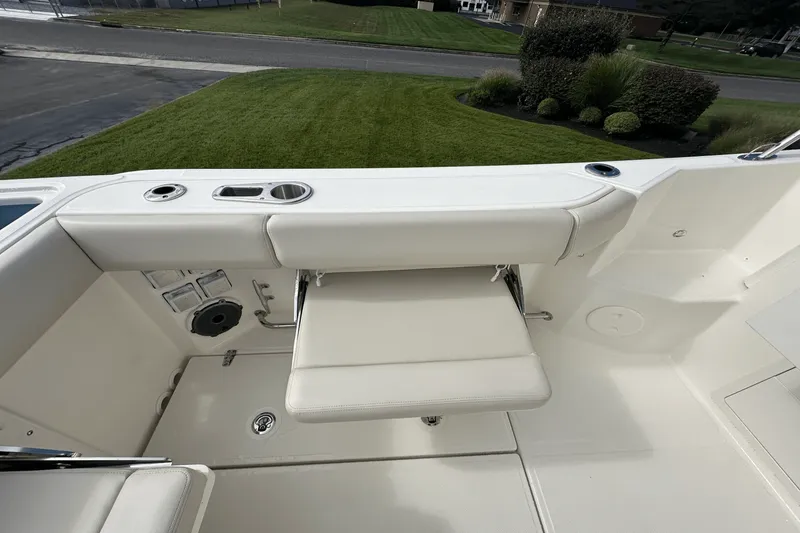 Slide: The Image of Boston Whaler 325 Conquest 2026 - 14