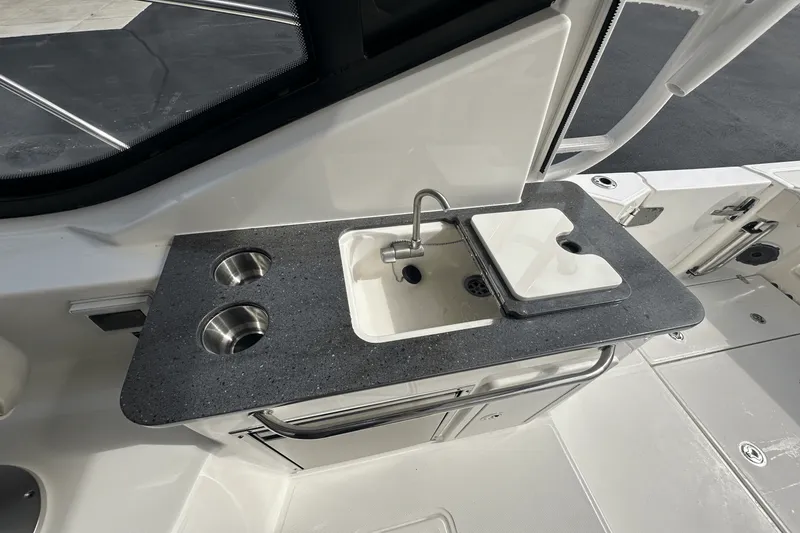 Slide: The Image of Boston Whaler 325 Conquest 2026 - 24