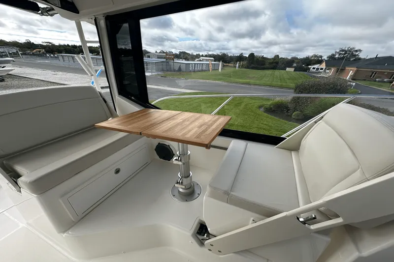 Slide: The Image of Boston Whaler 325 Conquest 2026 - 28