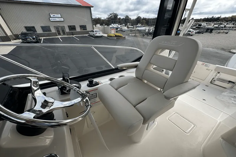 Slide: The Image of Boston Whaler 325 Conquest 2026 - 31