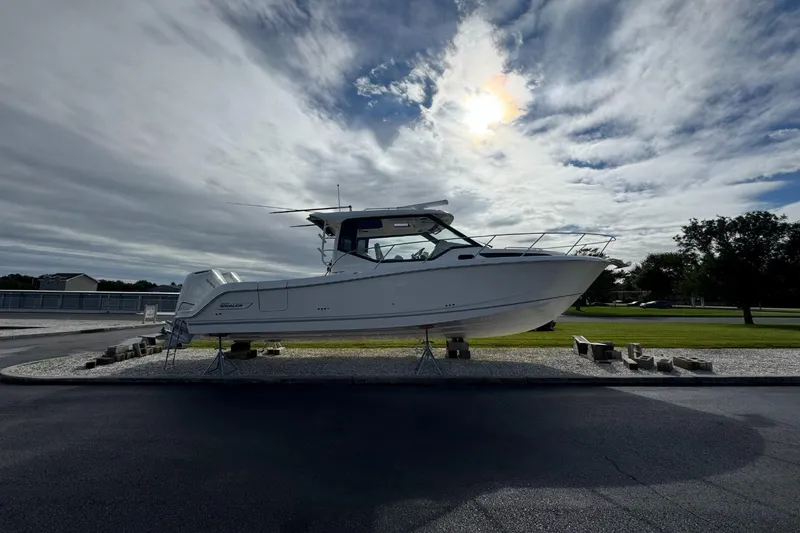 Slide: The Image of Boston Whaler 325 Conquest 2026 - 4