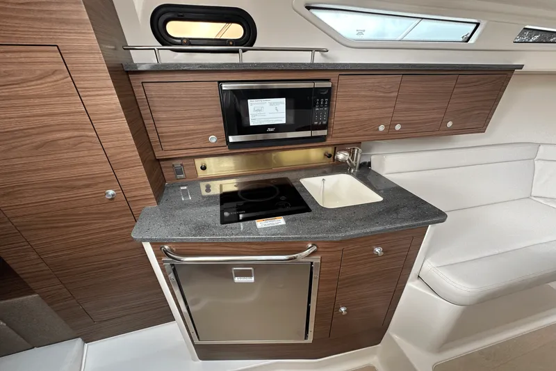 Slide: The Image of Boston Whaler 325 Conquest 2026 - 46