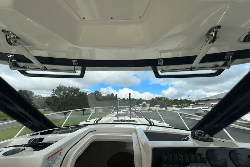 Slide: The Image of Boston Whaler 325 Conquest 2026 - 60