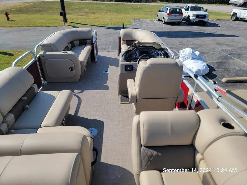 Slide: The Image of Sun Tracker Party Barge 22 RF DLX 2023 - 5