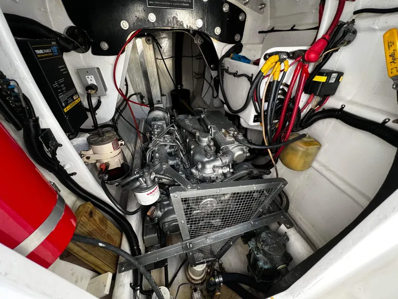 Slide: The Image of Robertson Custom Catamaran / Sloop Rig 1992 - 80