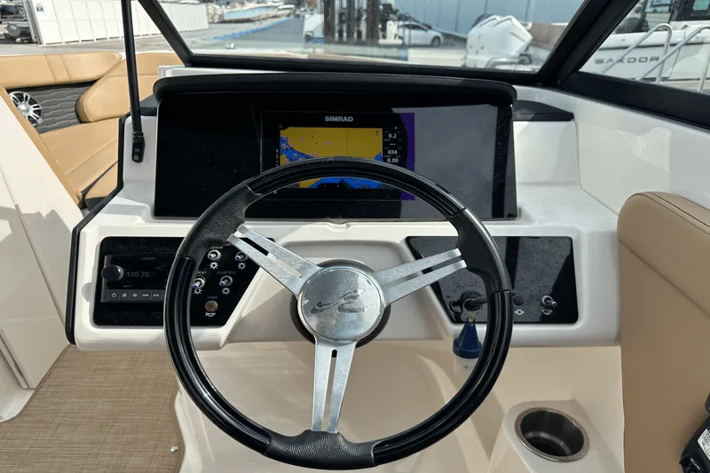 Slide: The Image of Sea Ray 230 SPX-OB 2022 - 15