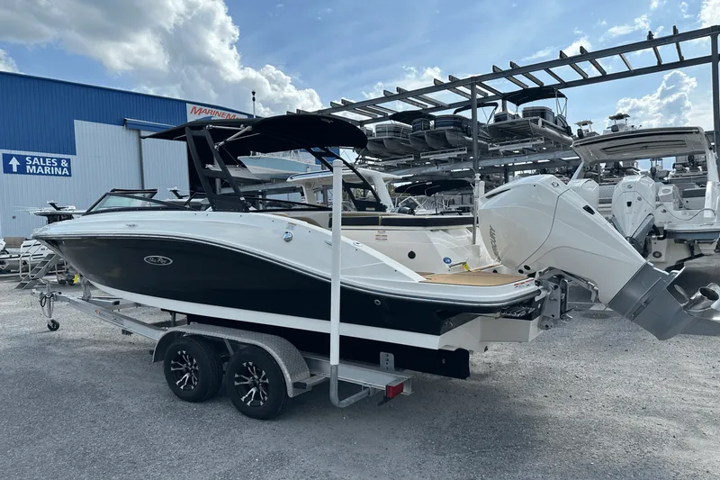 Slide: The Image of Sea Ray 230 SPX-OB 2022 - 2