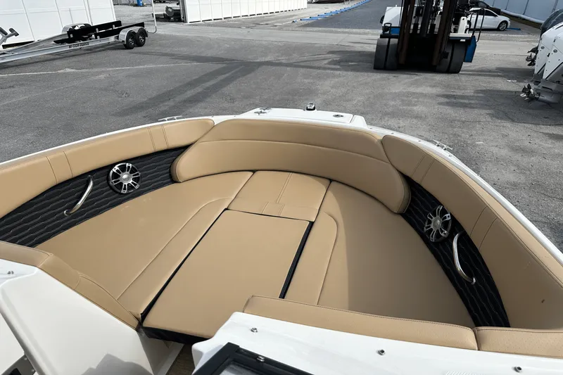 Slide: The Image of Sea Ray 230 SPX-OB 2022 - 27