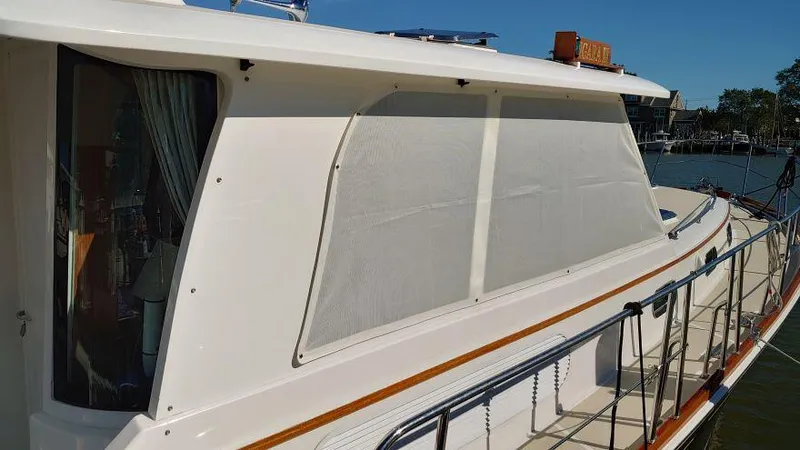 Slide: The Image of Grand Banks 39 Eastbay SX 2006 - 15