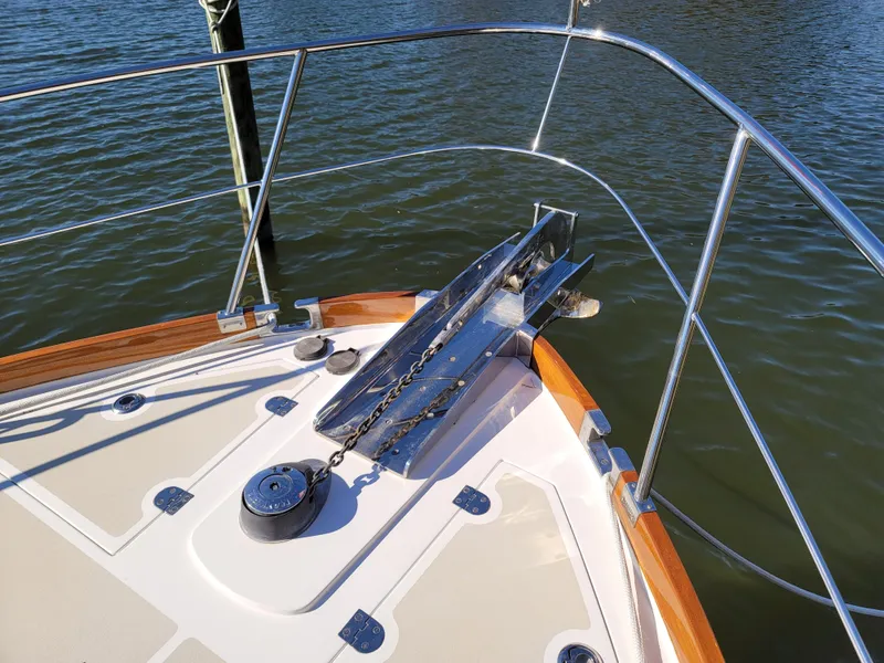 Slide: The Image of Grand Banks 39 Eastbay SX 2006 - 16