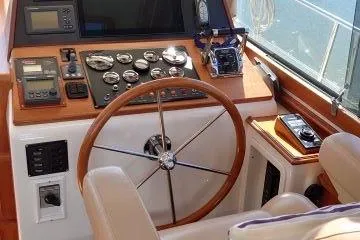 Slide: The Image of Grand Banks 39 Eastbay SX 2006 - 21