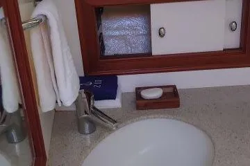 Slide: The Image of Grand Banks 39 Eastbay SX 2006 - 27