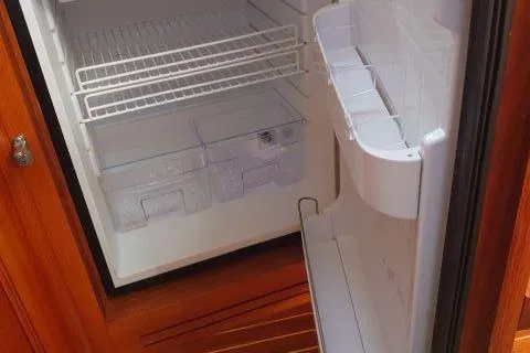 Slide: The Image of Grand Banks 39 Eastbay SX 2006 - 33