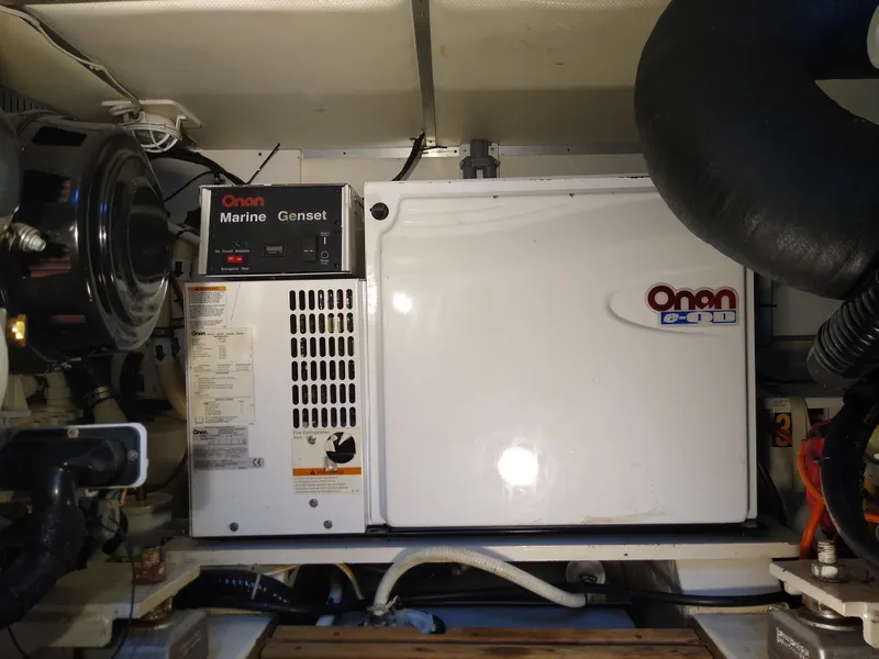 Slide: The Image of Grand Banks 39 Eastbay SX 2006 - 42