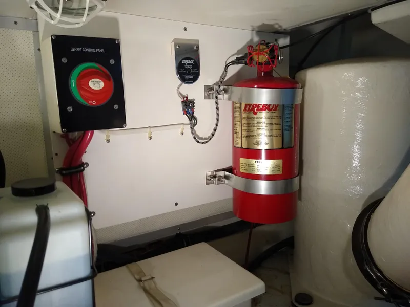 Slide: The Image of Grand Banks 39 Eastbay SX 2006 - 43