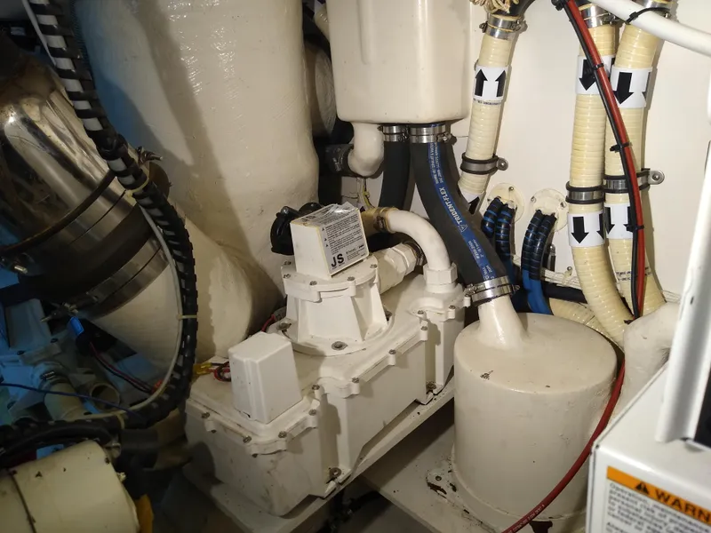 Slide: The Image of Grand Banks 39 Eastbay SX 2006 - 44