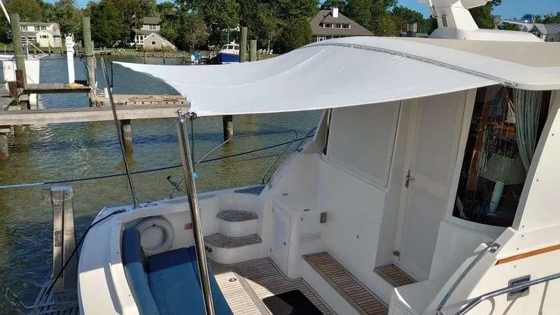 Slide: The Image of Grand Banks 39 Eastbay SX 2006 - 6