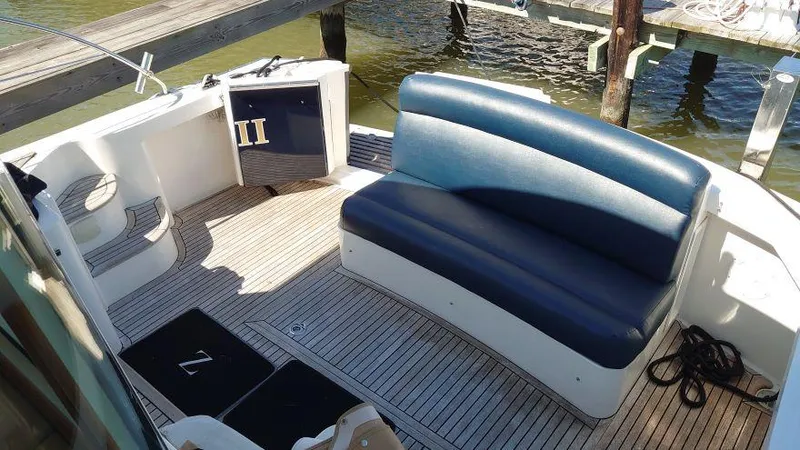 Slide: The Image of Grand Banks 39 Eastbay SX 2006 - 9