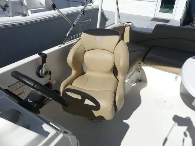 Slide: The Image of NauticStar 203 SC 2019 - 8