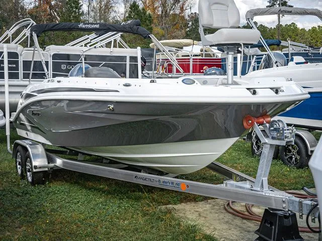 The Image of Hurricane SunDeck Sport 205 OB 2022 - 1