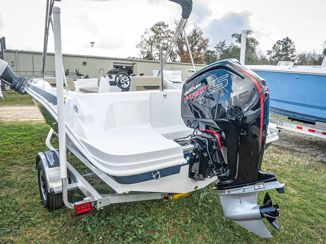Slide: The Image of Hurricane SunDeck Sport 185 OB 2022 - 3