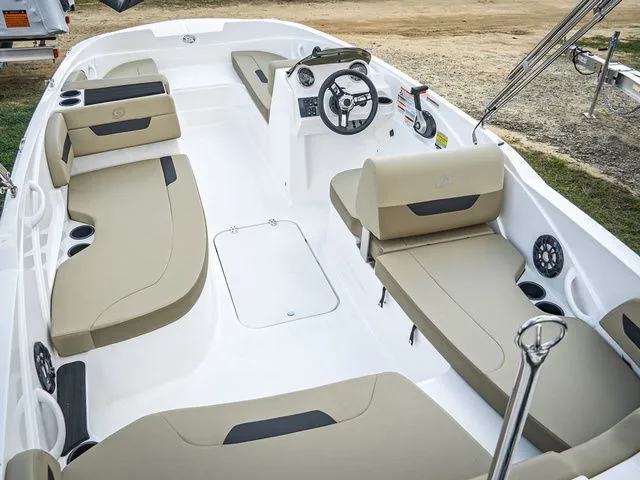 Slide: The Image of Hurricane SunDeck Sport 185 OB 2022 - 5