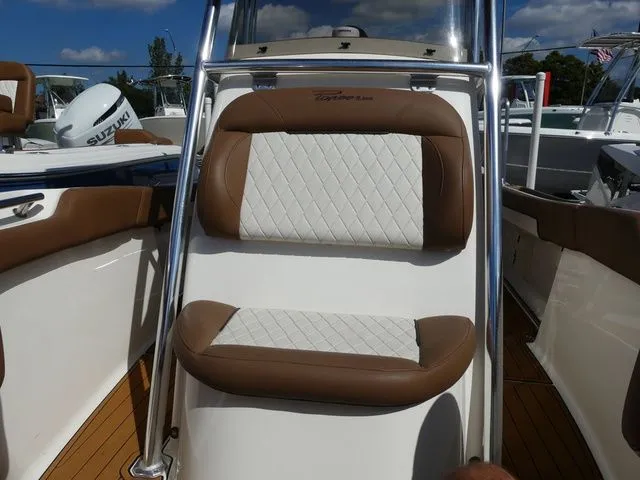 Slide: The Image of Pioneer ISLANDER 202 2022 - 14