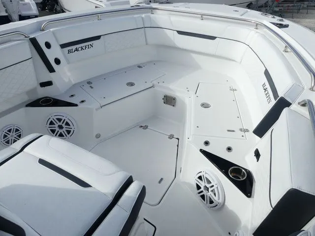 Slide: The Image of Blackfin 272 CC 2022 - 14