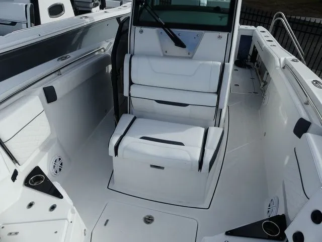 Slide: The Image of Blackfin 272 CC 2022 - 15