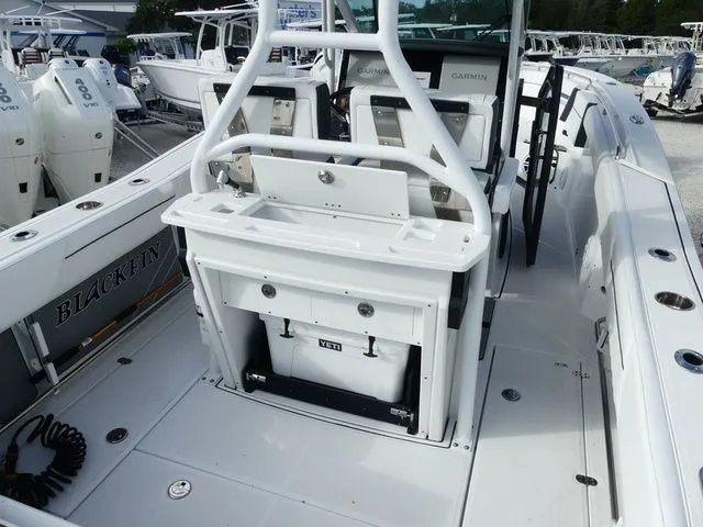 Slide: The Image of Blackfin 272 CC 2022 - 5