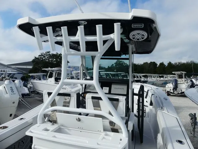 Slide: The Image of Blackfin 272 CC 2022 - 6