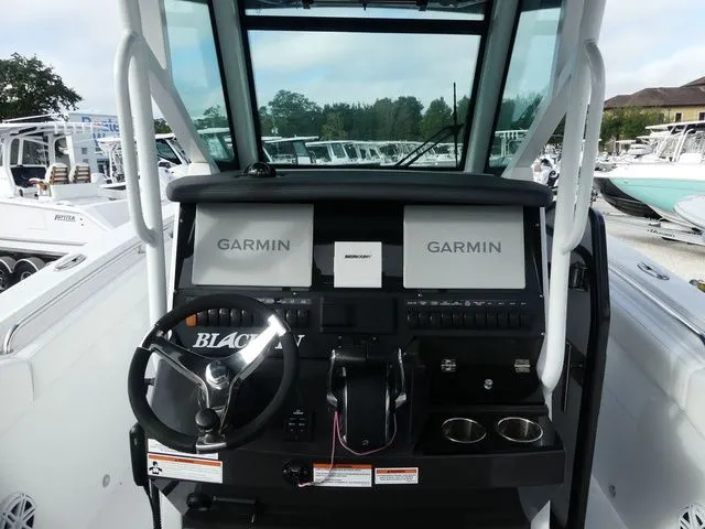 Slide: The Image of Blackfin 272 CC 2022 - 8