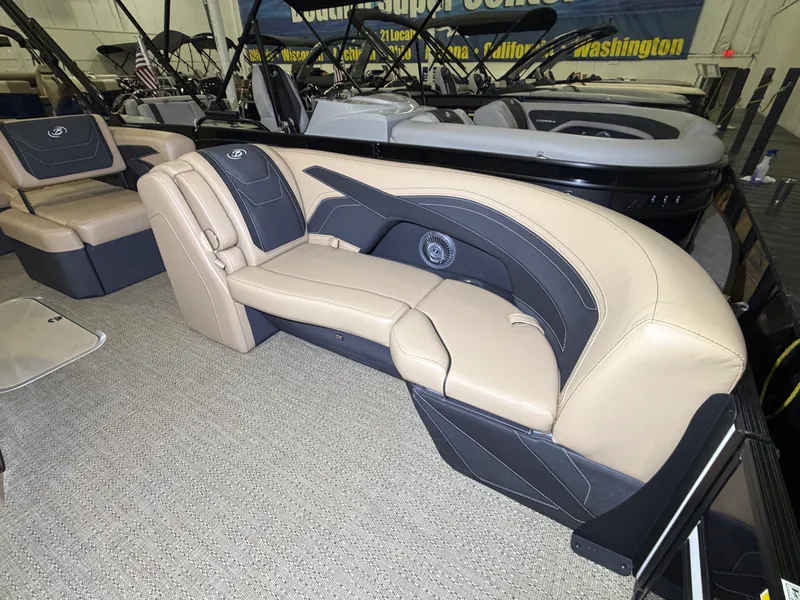 Slide: The Image of Barletta Cabrio 22 U 2026 - 17
