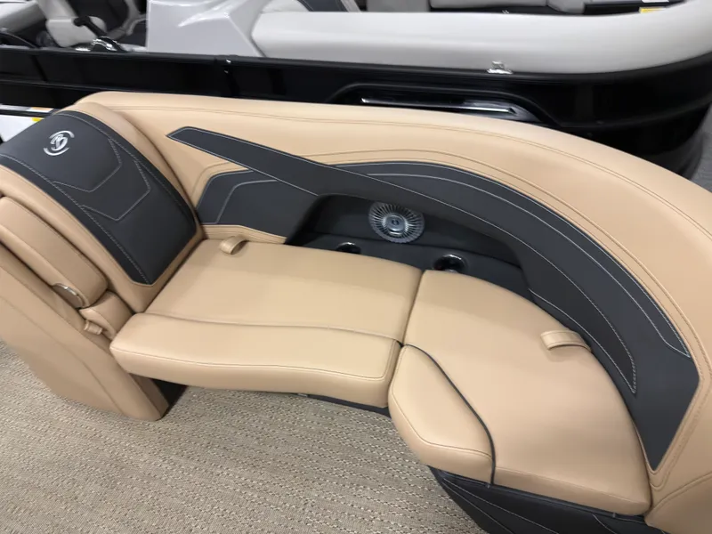 Slide: The Image of Barletta Cabrio 22 U 2026 - 4