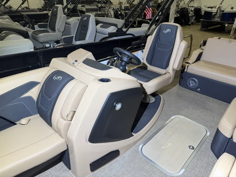 Slide: The Image of Barletta Cabrio 22 U 2026 - 21
