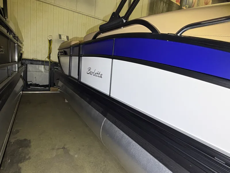 Slide: The Image of Barletta Cabrio 22 U 2026 - 9