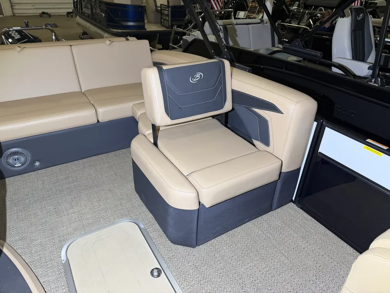 Slide: The Image of Barletta Cabrio 22 U 2026 - 22