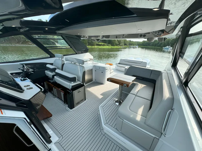 Slide: The Image of Cruisers 50 GLS 2025 - 81