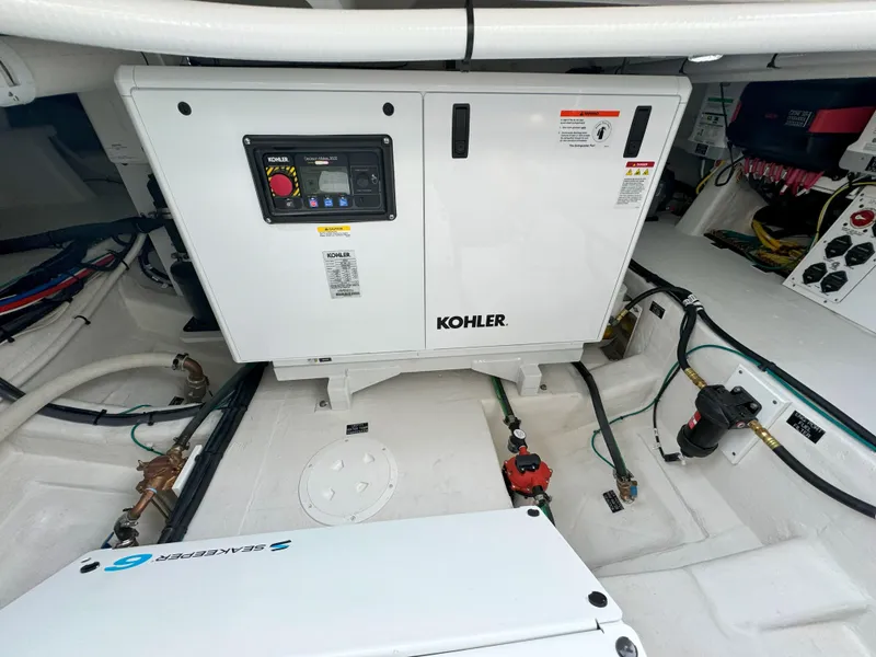 Slide: The Image of Cruisers 50 GLS 2025 - 92