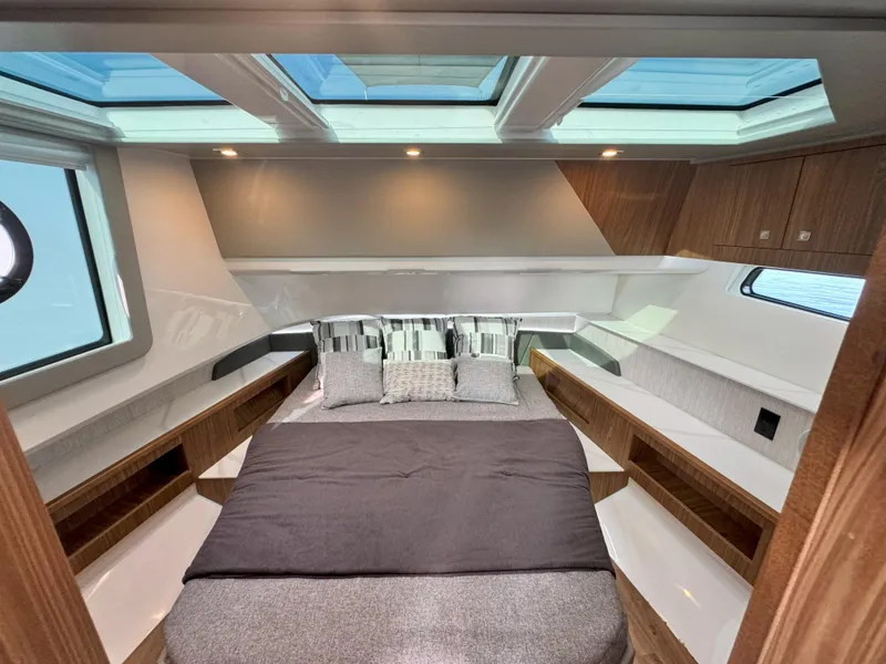 Slide: The Image of Cruisers Yachts 50 GLS 2025 - 84